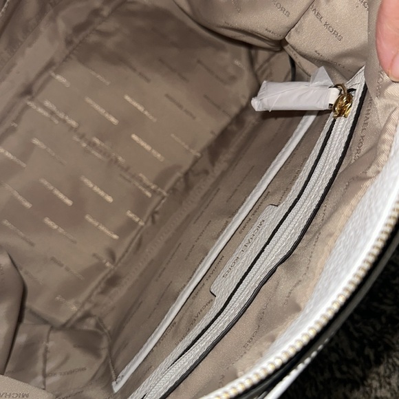 MICHAEL KORS - medium/large white shoulder bag - NEW WITH TAGS - Picture 6 of 6